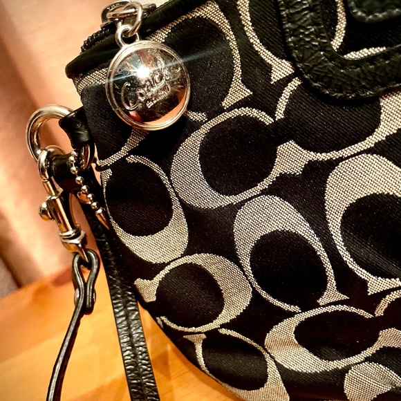 COACH black and white canvas and leather clutch or wristlet - Picture 3 of 16